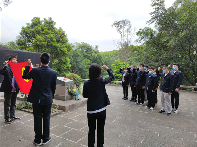 龍巖高鐵通信車間開展學黨史 強信念主題團日活動2.jpg